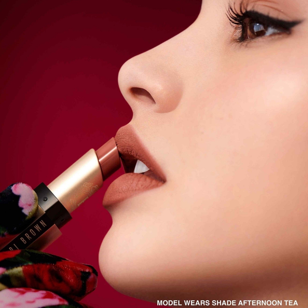 Bobbi Brown LUXE MATTE Afternoon Tea Lipstick (Toasted Nude)